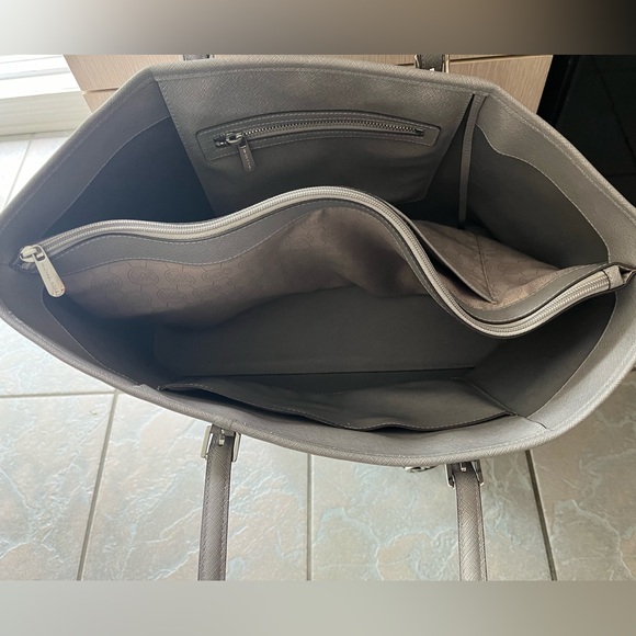 Michael Kors Jet Set Tote purse-Saffiano leather-Light grey - Picture 11 of 16